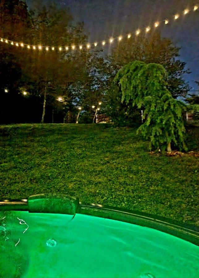 Kuca Za Odmor Malia Sa Spa Hot Tub Jacuzzijem - Nice And Cozy - Free Tickets To All City Attractions Thurdevac Ngoại thất bức ảnh